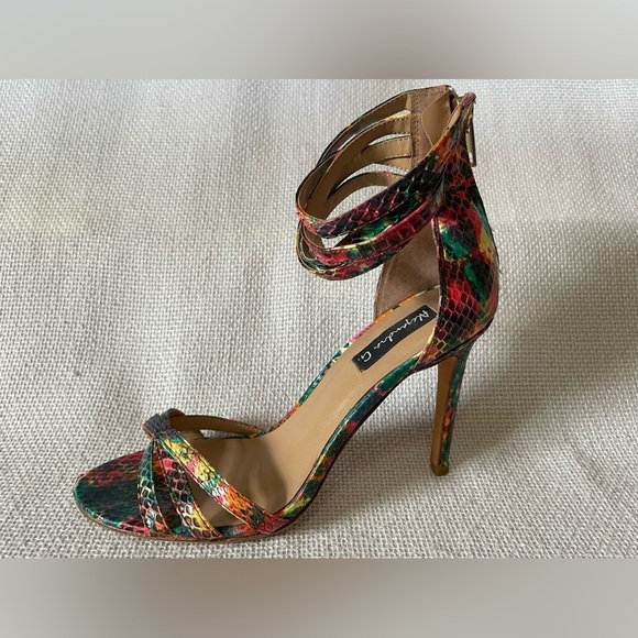 Alejandra G heels - Picture 3 of 11